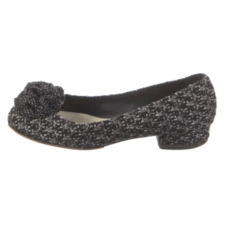 Chanel flower pump shoes
